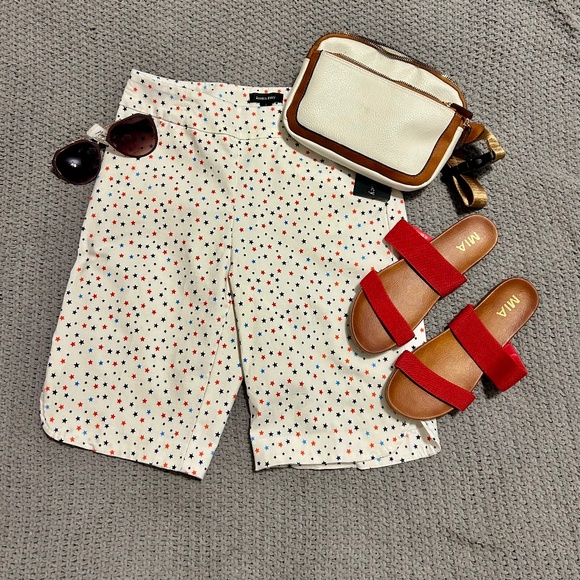 White Star Print Bermuda Shorts, Sm. Patriotic. 4th of July - Picture 1 of 2